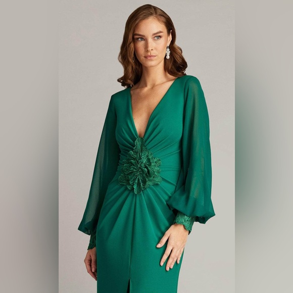 TADASHI SHOJI - SAHANA BISHOP SLEEVE PLUNGE GOWN - Picture 2 of 6